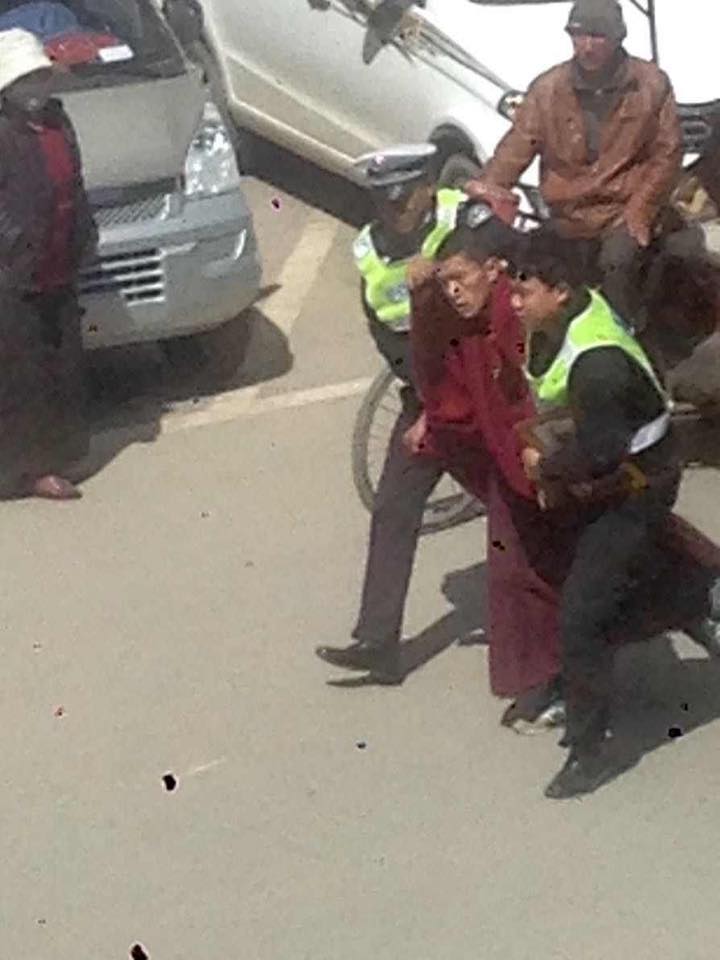 tenam's tweet photo. Le 2 mai, un jeune moine, arrêté à Ngaba, nord-est de #Tibet occupé, suite à une manifestation en solo.
#Resistance https://t.co/UQkh2skIwM