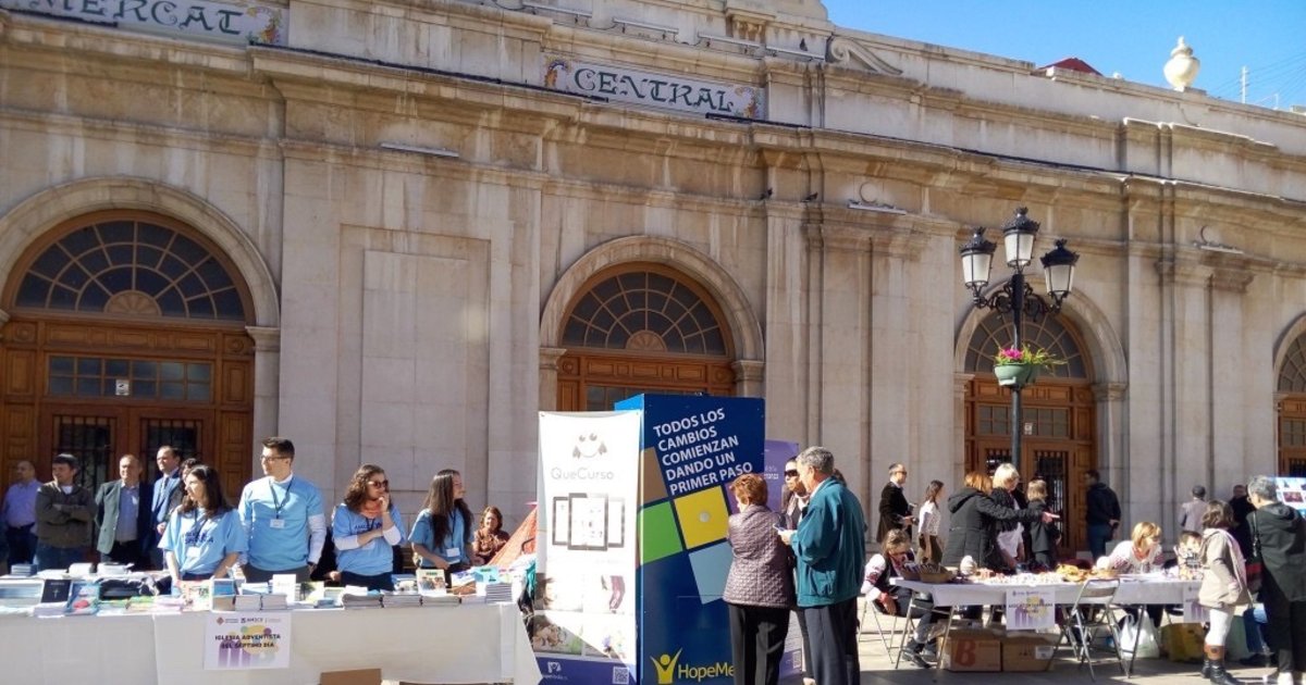 Spain: Evangelistic products of HopeMedia invade the city of Castellón: "It was an… news.eud.adventist.org/all-news/news/…