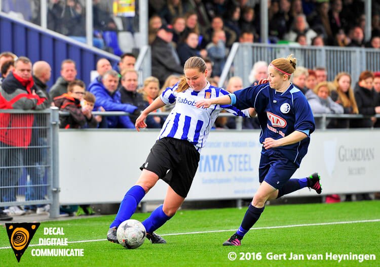 'IJFC pakt het kampioenschap met winst op DTS Ede' Lees meer op: bit.ly/1W2ViRp #DTSEde #vrouwenvoetbal