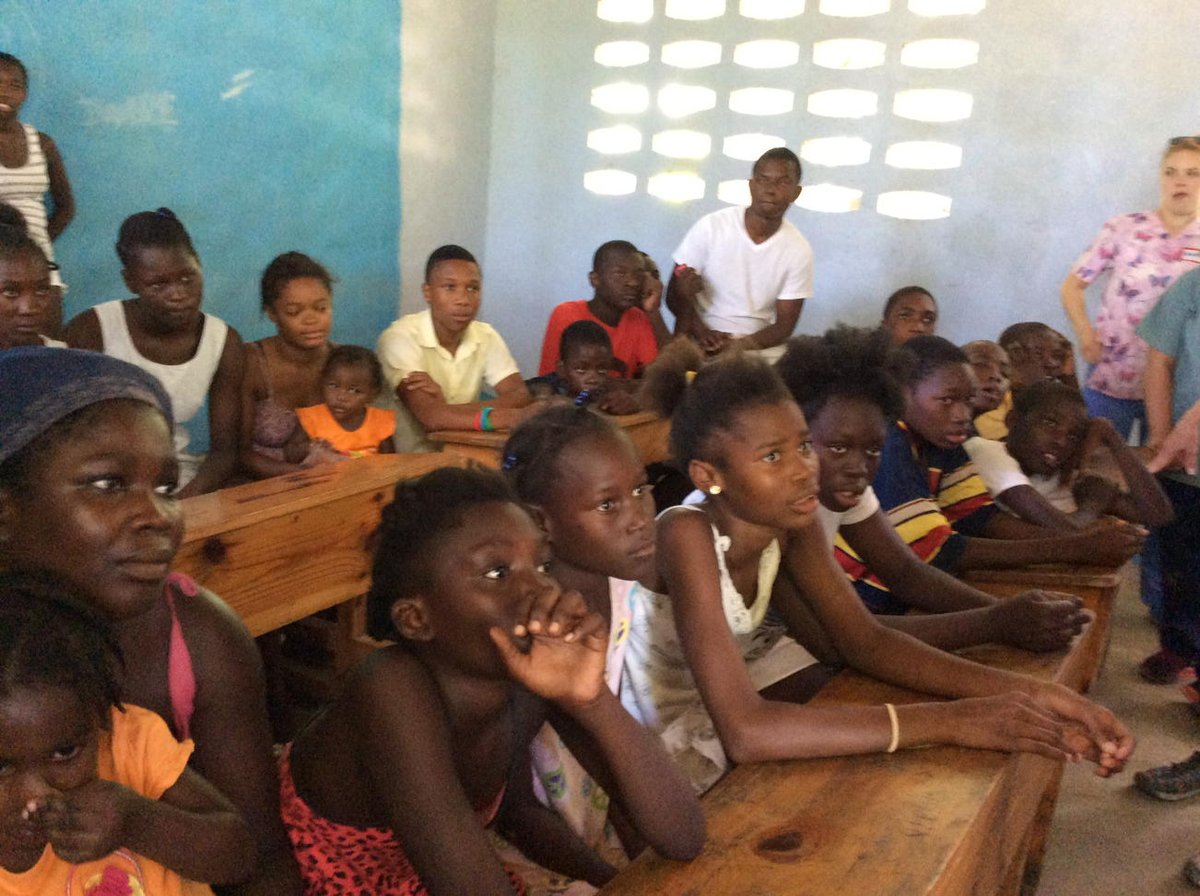 ruth17geurts's tweet photo. BSCN Teaching Session on sexual health in Labadiee Haiti #lambtoncollege #haiti #rayjon https://t.co/uO8vhLA7q1