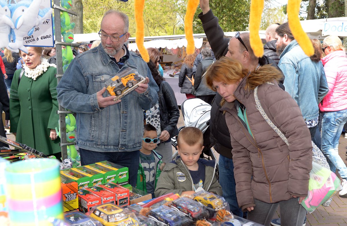 Gisteren vond onder een stralend zonnetje de Terwinseler straatmarkt plaats.
