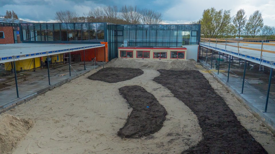 In Old Wolde zijn we gestart met de binnentuinen. Hierbij een aantal impressies van de binnentuinen.