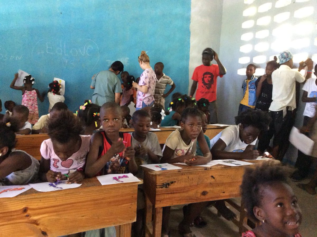 ruth17geurts's tweet photo. Lambton College BSCN dental hygiene teaching in Haiti #lambtoncollege #haiti #rayjon https://t.co/09stgAnsWB