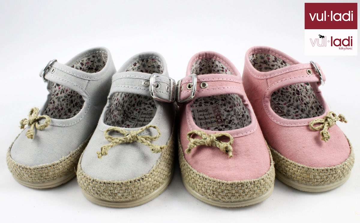 VulladiOfficial's tweet photo. ¡Primeros Pasos con Estilo! 👶🏽🍼🚼
#vulladi #baby #madeinspain 

https://t.co/9zFW0hEARS https://t.co/HdxG8I1riT