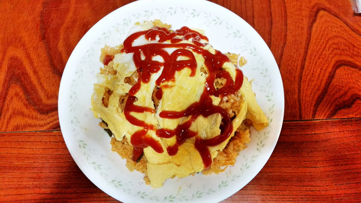 たがちゃん松 御伽ねこむちゃん Otoginekomu に会いたくて 昨日今日めいどりーみんに行って おすすめのオムライスをいただきました で 実家にきたら オムライスが とりあえず 一松描いてみました ᵕᴗᵕ