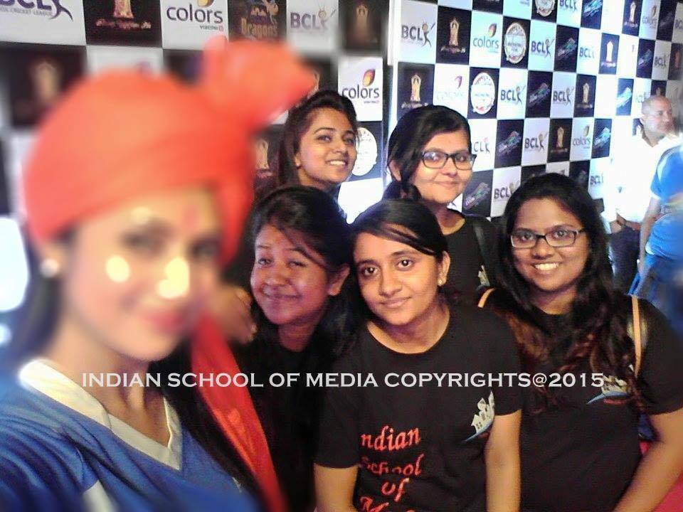 ISMmumbai's tweet photo. Guess who's this television celebrity with our students on the sets of Box Cricket League
#ISM #ISMites #BCL #Mumbai https://t.co/QOfJUTxj4r