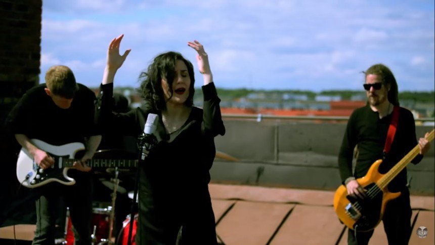 Most Popular Posts of Last Week:

#6 - The new video from <a href="/baronbane/">Baron Bane</a>. 'Wait For You'

toomanyblogs.co.uk/2016/04/29/asf…