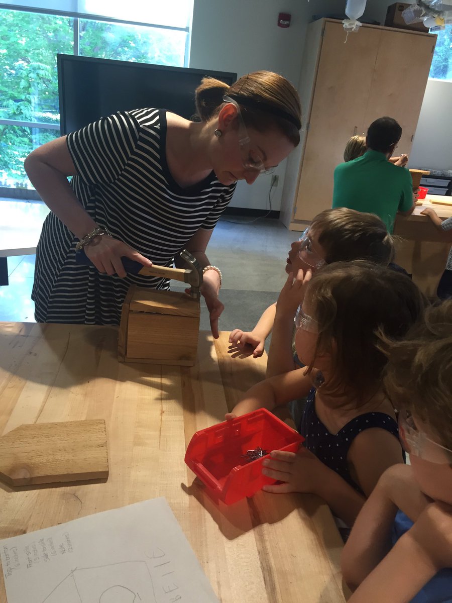 AA_Tabor's tweet photo. Collaborating together in studio(i)#frontierproject #mvlittles #mvpschool https://t.co/5R0S9sVsKK