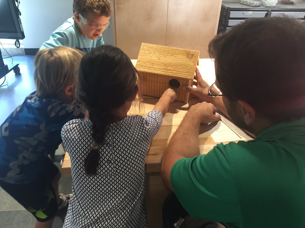 AA_Tabor's tweet photo. Collaborating together in studio(i)#frontierproject #mvlittles #mvpschool https://t.co/5R0S9sVsKK