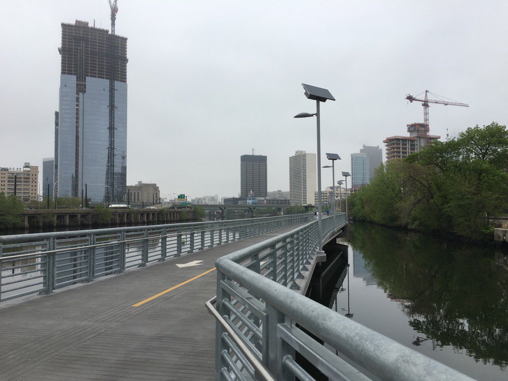 emilieckl's tweet image. Passed it countless times, and today, finally, I walked on the river trail! #schuykill #didispellthatright?
