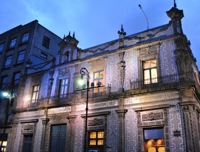 meximagazine's tweet photo. La Casa de los Azulejos: un ícono de la ciudad https://t.co/DK3aNws0Kj https://t.co/oq5K8o9zbk