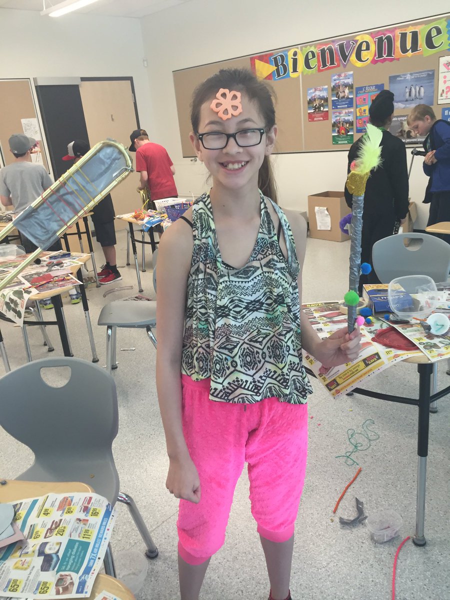 MissRobertson4's tweet photo. It is getting more and more creative here at Music Monday! #musicmonday @ResonateMusiCon https://t.co/N3WueNnjTr