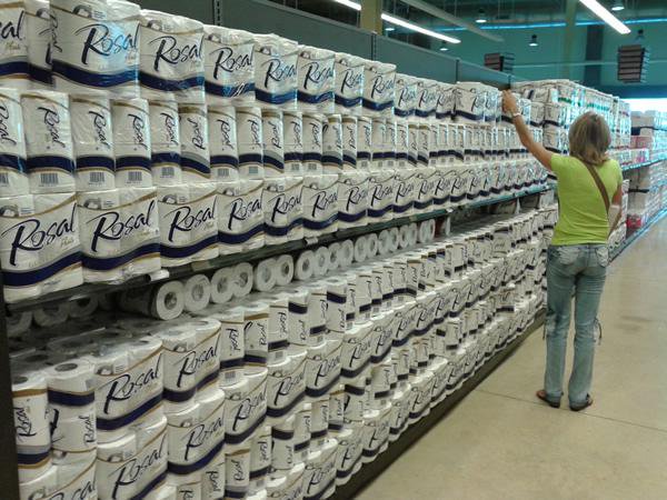 RAULFERRER2908's tweet photo. #YoSueñoCon ir al super mercado y verlo asi. Es mucho pedir? https://t.co/QztrZnHCC5