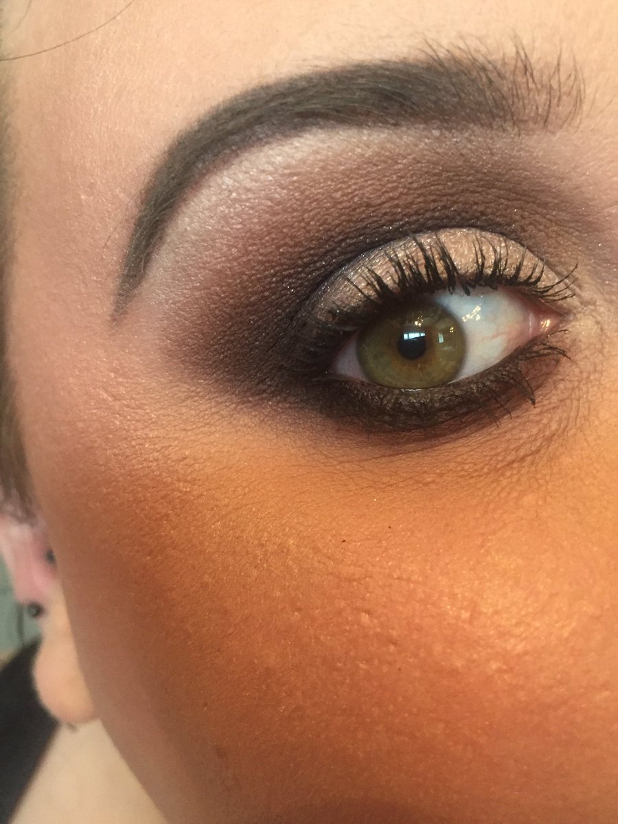 PrettyGreenBlog's tweet photo. Had a lash lift... Would defo recommend it. Lashes look longer and it comes with a tint! https://t.co/OK9dF8AUgO