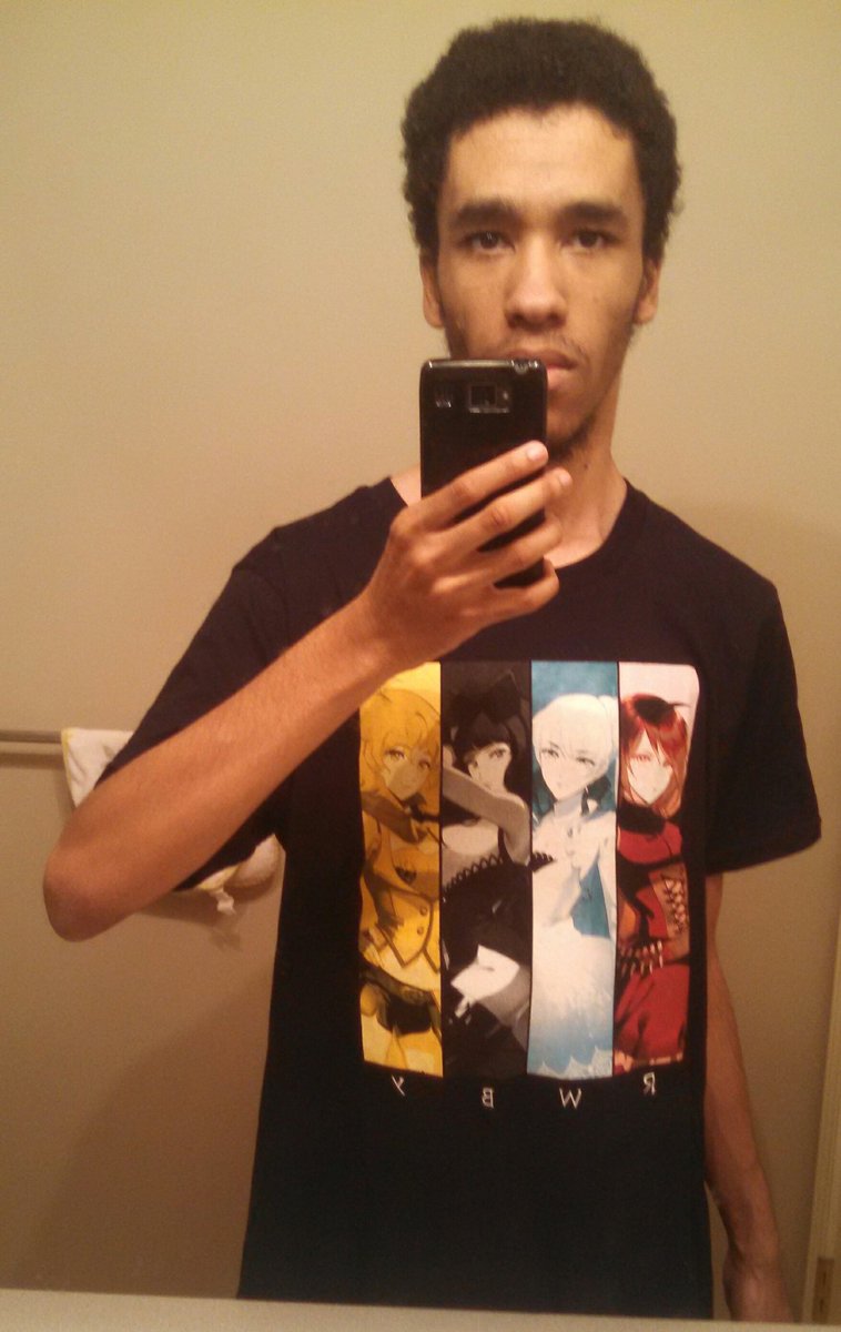 TriforceAwsmnes's tweet photo. @RoosterTeeth I went to @HotTopic today. Got this along with other stuff. I hope more will come soon. #RWBYHotTopic https://t.co/ValMrp4zz6
