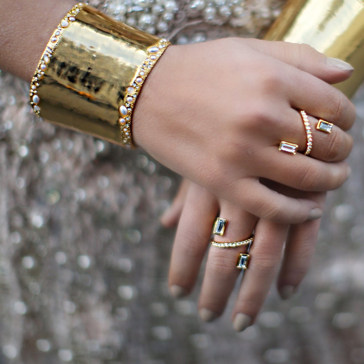 MelissaLovy's tweet photo. DETAILS ๐ | #LovyLady #AugustaCuff #MonrowRings | @excessexpert #METGala https://t.co/WblmMhqhmv