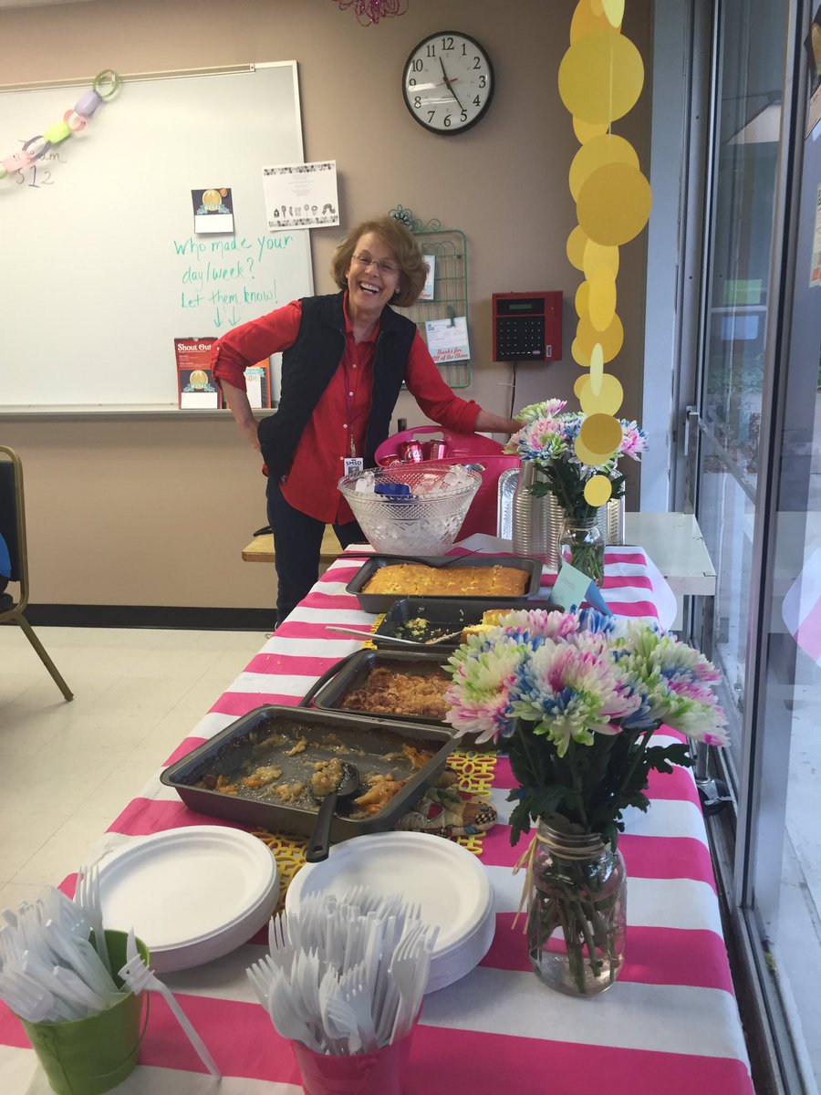 theSMECEC's tweet image. Lemonade cake and peach cobbler for dessert!! Our principal Jennifer Tilley rocks!!!!!!!! @SMSD #SMISC #team512