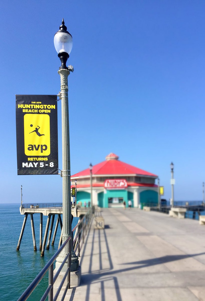 LarryTenney's tweet photo. @avpbeach rising up @HBCityBeach | Play 5/5-8 at #surfcityusa | competitors training HB Pier southside now ☀️😎🏐💦 https://t.co/Shylw7TAOw