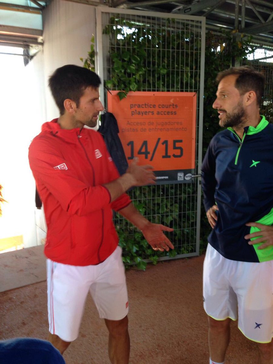 JuanMartin_Diaz's tweet photo. Un verdadero placer haber compartido unos minutos en la pista con @DjokerNole. N 1 y un tipo simple. https://t.co/pZmh5nX4b6