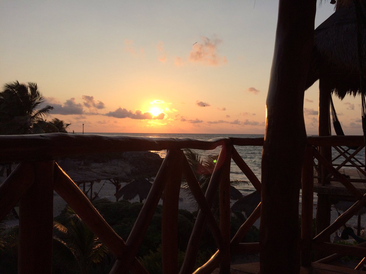 EspritTaina's tweet photo. Una más #tulum #piedraescondida #sunrise @piedraescondida https://t.co/w7DwFhz79u