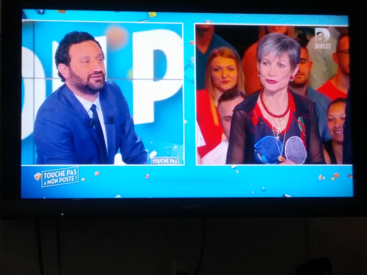 Quelle jolie robe raquettes de #badminton pour <a href="/IsaMoriniBosc/">Isabelle Morini-Bosc</a> qui a parlé de sa venue aux #EC16 @TPMPofficiel