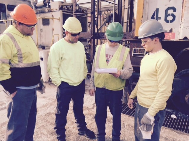 AndersonsJobs's tweet photo. PN Raw Materials crew reviewing &amp; auditing a Job Safety Analysis document #safety #agriculture #fertilizer https://t.co/A1vLiGVdAK