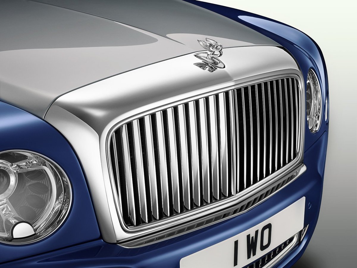 BentleyMotors's tweet photo. The Grand Limousine by Mulliner: a modern coachbuilt car. #bespoke https://t.co/y0CcU3pHKW https://t.co/o7SE1cCPsD