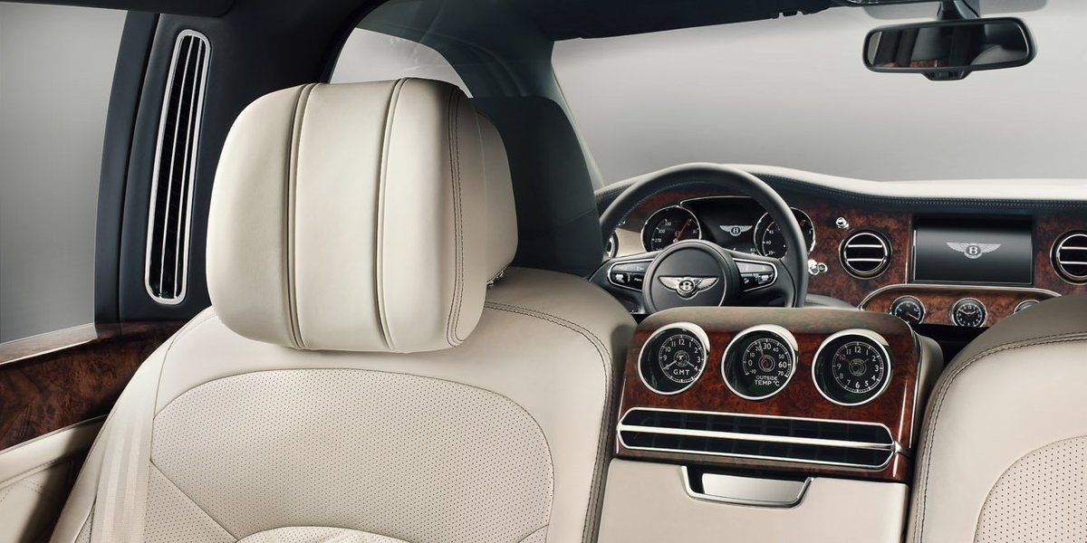 BentleyMotors's tweet photo. The Grand Limousine by Mulliner: a modern coachbuilt car. #bespoke https://t.co/y0CcU3pHKW https://t.co/o7SE1cCPsD