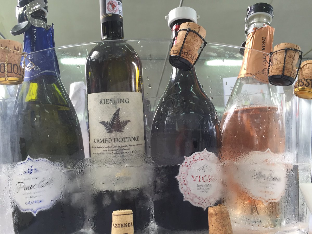 calatronivini's tweet photo. Evento degustiamo #Lucca #propostavini... #pinotnero, #bonarda e #riesling all assalto delle mura! #oltrepopavese https://t.co/YYXQLCtvcZ