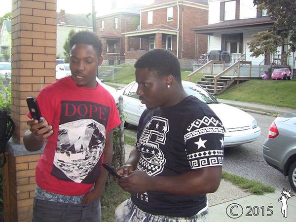 Dougiekingxx2's tweet photo. "1 hunnit" by FTO PAC and SK
shot by @DougieKingxx
#CrazyVid
https://t.co/58EdN6vRMp https://t.co/8ysIcBKxp5
