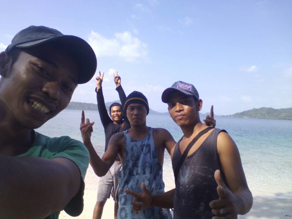 liantuing1's tweet photo. menyelinap menyamar https://t.co/oLZkUhJTIl