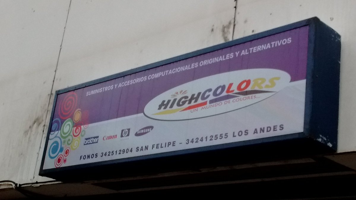 ClaudioQuijanes's tweet photo. Nuevo robo en centro de Los Andes. Delincuentes huyen con al menos 4 millones de pesos en especies de computación. https://t.co/suPUStcnko