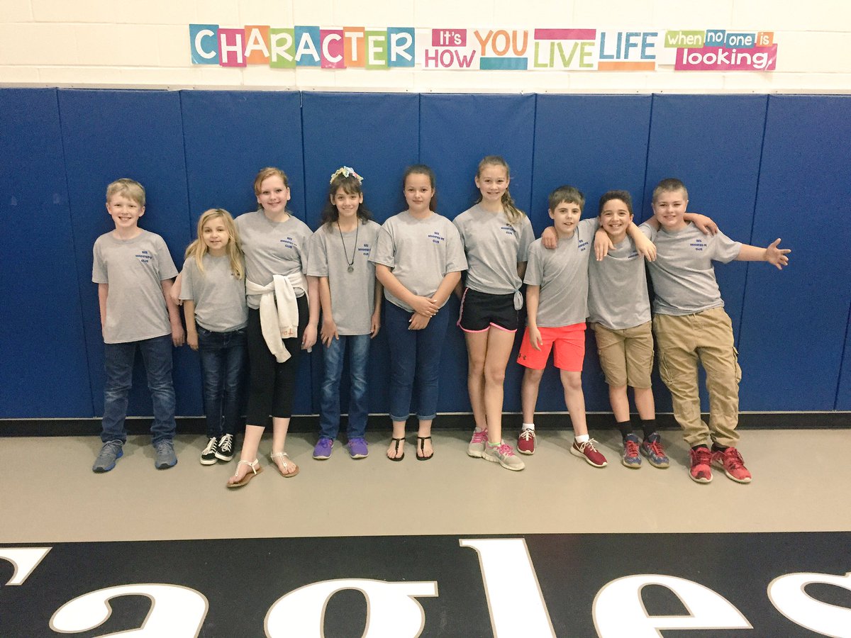 BES_PE's tweet photo. #ModifiedPEClub is ready for a trip to Colonial Heights today! #MakingADifference #CommunityOutreach @BES_Eagles https://t.co/Me70Di8AkX