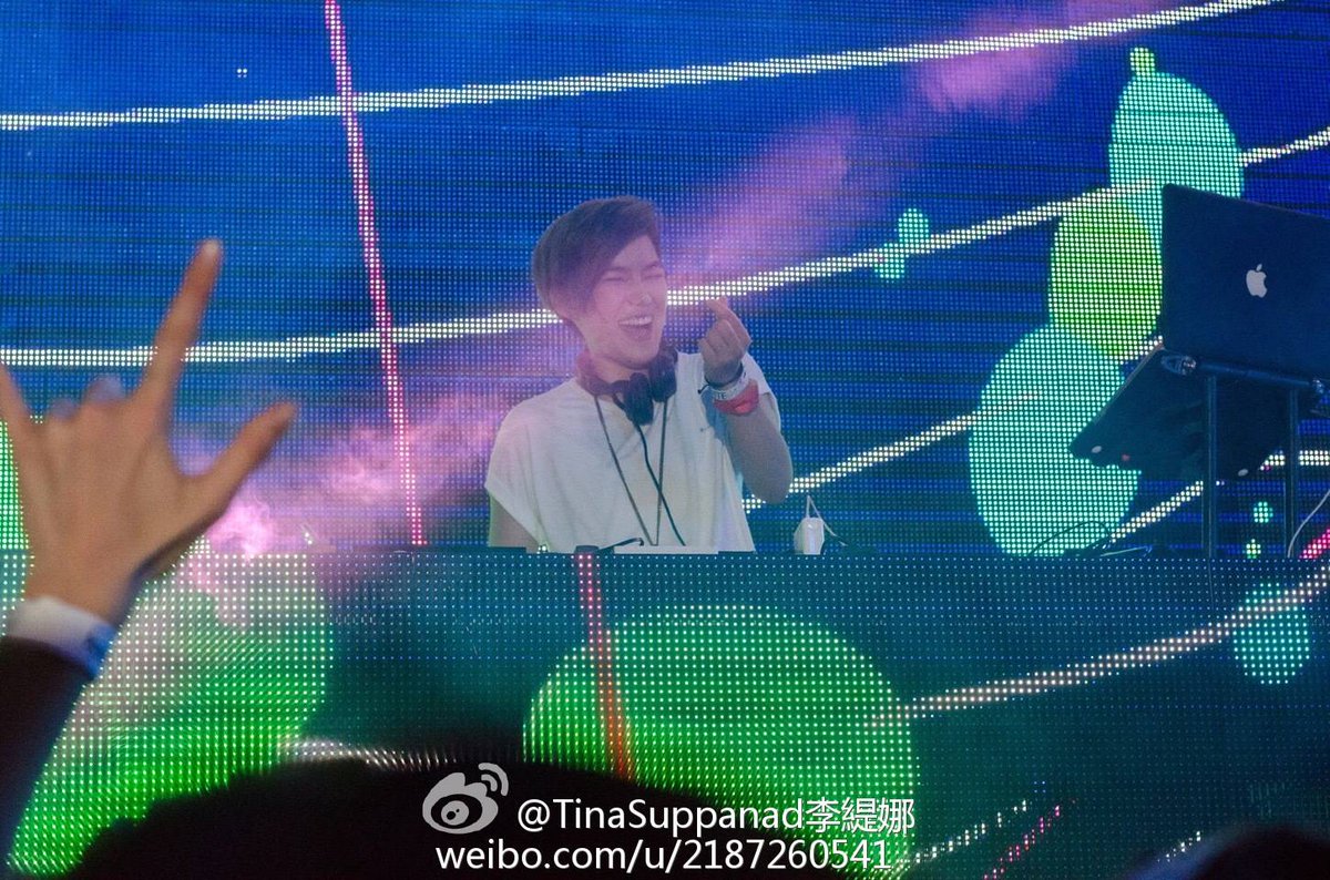 fc_aomsushar's tweet photo. Cr. @tiniiz 分享图片 weibo
#whitepartySG #DJTina
@tiniiz @AirNichapa https://t.co/cEo7I8tIRZ