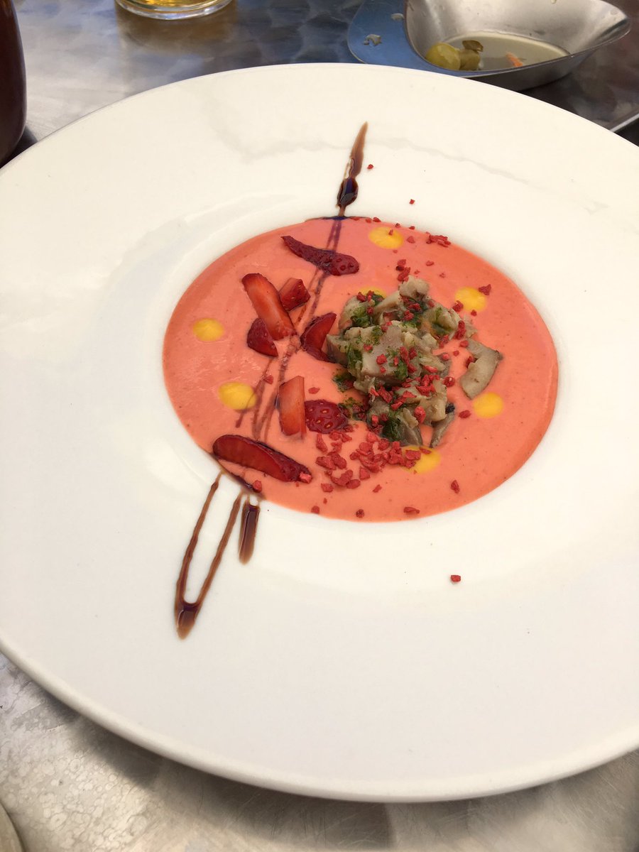 PabloLastrucci's tweet photo. Salmorejo de fresa #TDSGastro #Puratasca https://t.co/6use9hhNY3