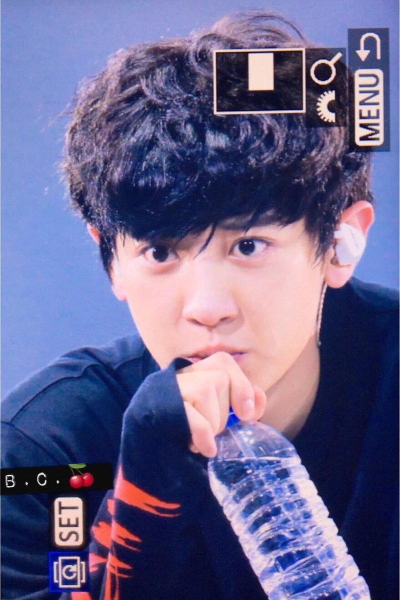 mdzlhcy_'s tweet photo. - หัวฟู
- มือโผล่มานิดนึง
- ตาโต
- ดูดน้ำ

มีความเป็นเด็ก น่ารักก พี่ชานเด็กยักษ์ 💕💕💕 https://t.co/ZYCn5LQdGp