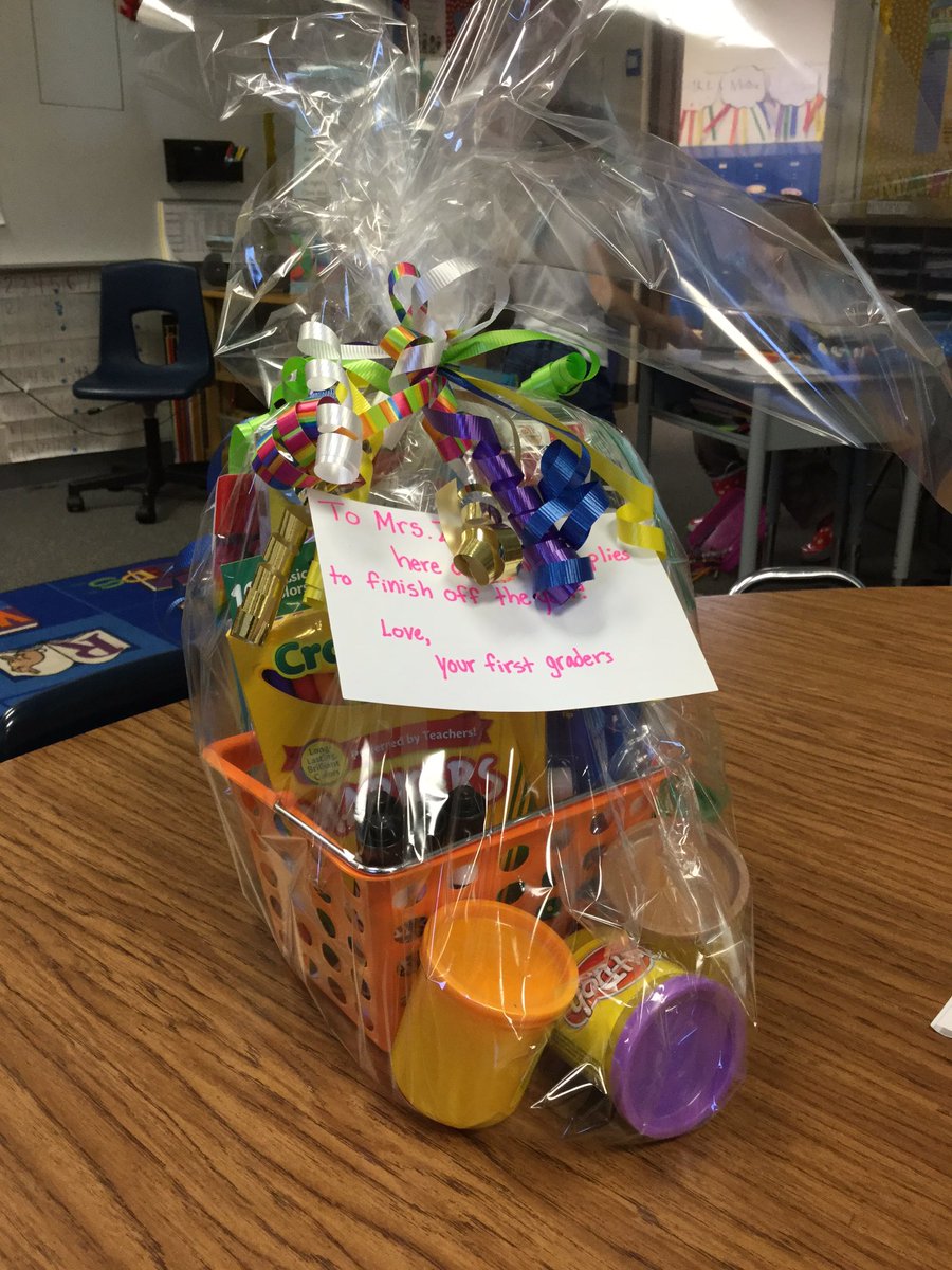 MrsZhp's tweet photo. Thank you to my awesome students for the gift basket!! Love all my classroom goodies! #TeacherAppreciationWeek https://t.co/9mqiTjwHRL