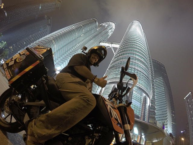 dirtsackindia's tweet photo. @rahulgavand rides with @dirtsackindia Llama hard panniers from India2Malaysia! Story here https://t.co/SsPWWQ95iq https://t.co/rm3COEEw17
