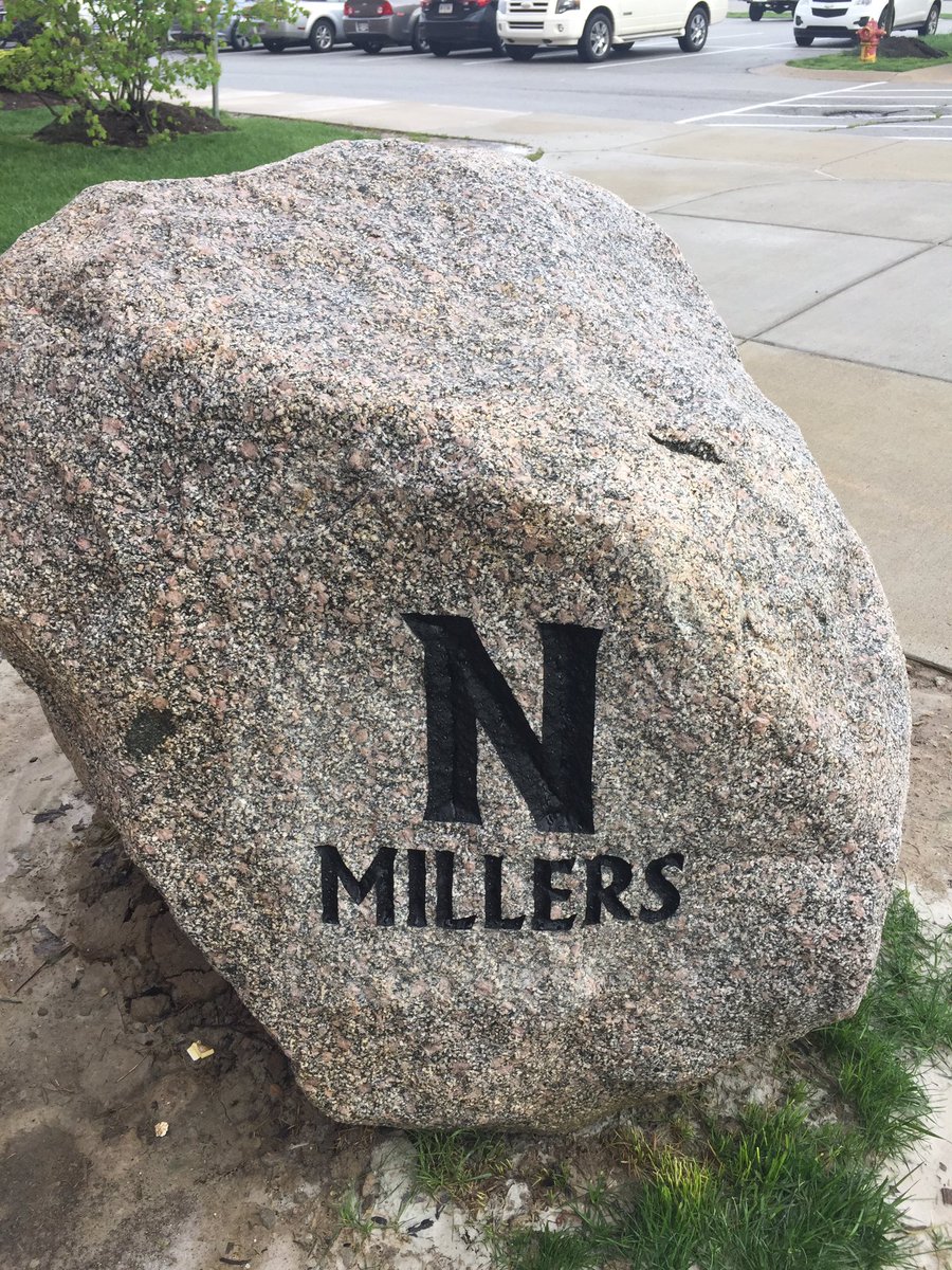 NobWestMS's tweet photo. Great teamwork between @NobWestMSPTO and @NWMS_StudentCo. Looks awesome! #NWMS https://t.co/bRrMwVi5CC
