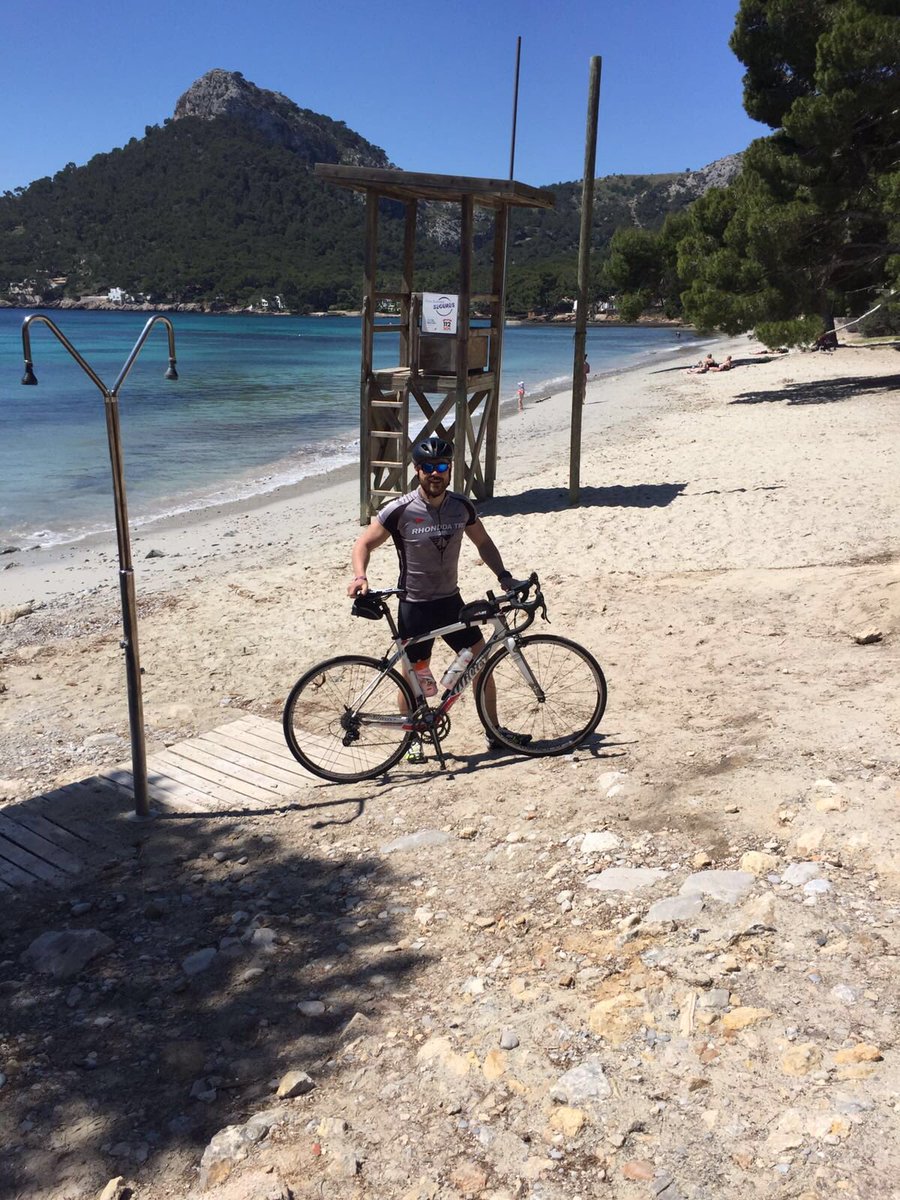 Rhonddatri's tweet photo. Looks as though the Rhondda Tri boat has docked and friendships are being cultivated #Majorca70.3 @GRyan30 https://t.co/9CfAfthwau