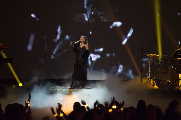ariaandpete's tweet photo. -NEW PHOTO-Ariana performing at the #RDMAS2016 #DangerousWoman 😍 😍 😍 https://t.co/ty9jqW3Dfn