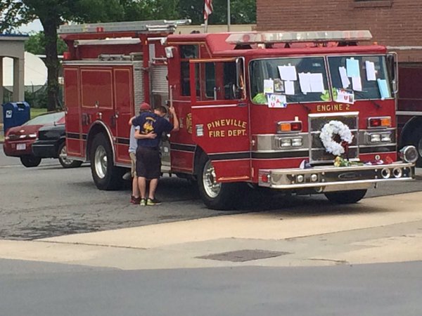 hw_clt's tweet photo. #FallenVFF Thoughts &amp; Prayers for Richard Sheltra's family, volunteer FF killed in line of duty, #PinevilleFire Dept https://t.co/HhSAj7Fygz
