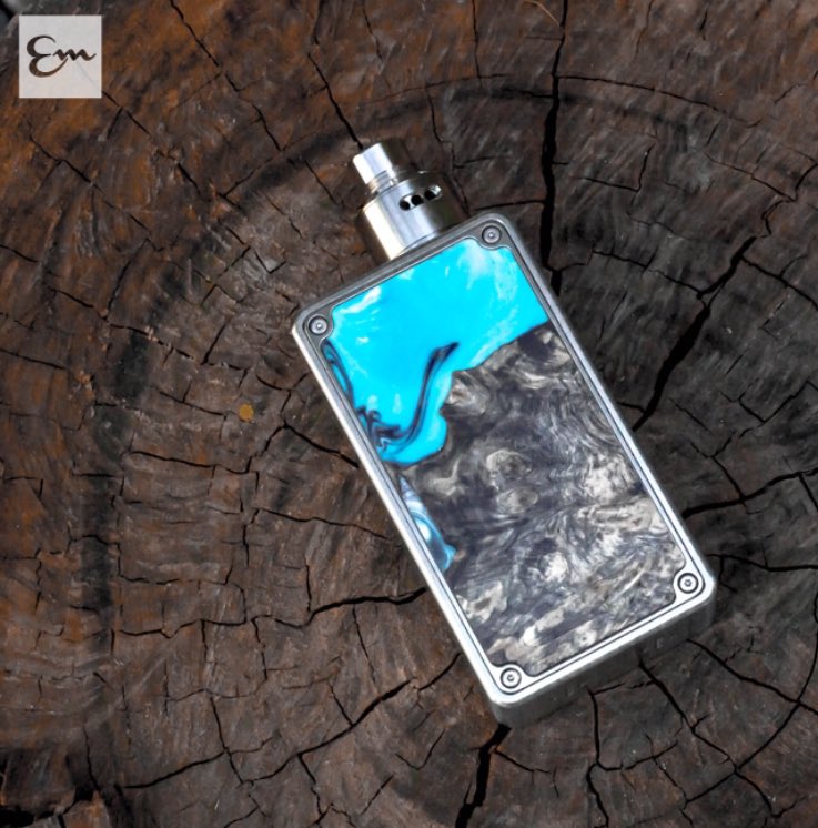 HowYouVaping's tweet photo. Beautiful setup from my friends at @ElementMods retweet this if you can respect machining like this. https://t.co/xS4IvGVANM