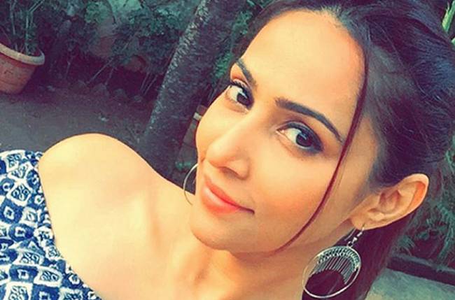 tellychakkar's tweet photo. .@rishinakandhari is the new 'naagin' on TV https://t.co/cn8OOhWLBL https://t.co/WT1OZHGCTB