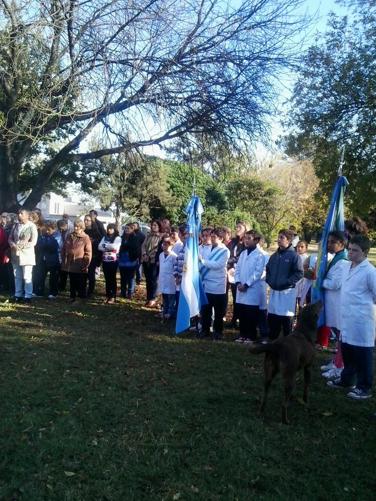 VillaroDaniela's tweet photo. 2/mayo: aniversario del hundimiento del Gral Belgrano.  En T.Lauquen desde hoy una plazoleta se llama Mario Castelló https://t.co/WVnu4DweNv