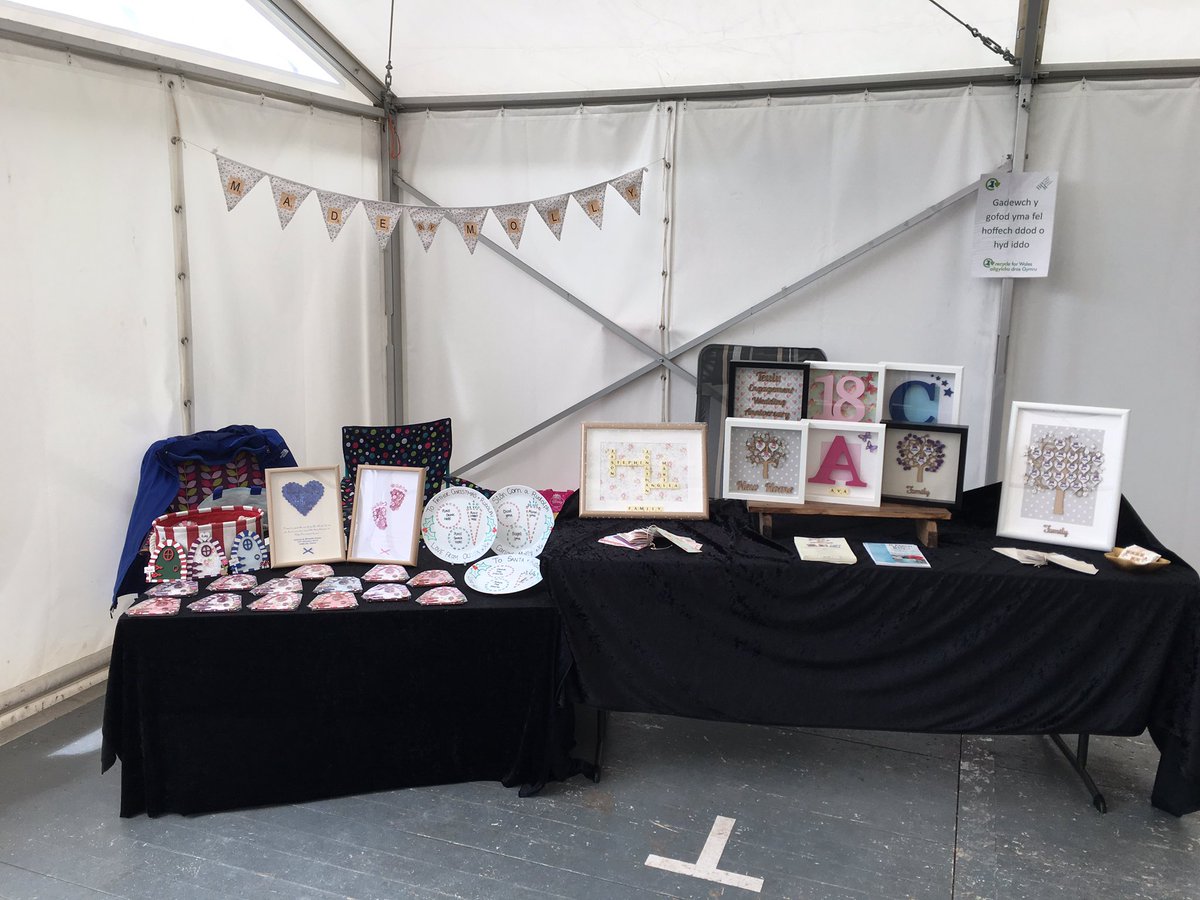 MadeByMolly's tweet photo. St Fagan's Makers Market 🎀 https://t.co/owk2s78MbP