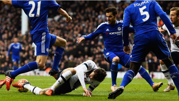 SkySportsRetro's tweet photo. Chelsea will go 'hammer and tongs' to end Tottenham's title hopes on #MNF - Ray Wilkins
https://t.co/il7n8jKUI2 https://t.co/LS5KYM6vq2