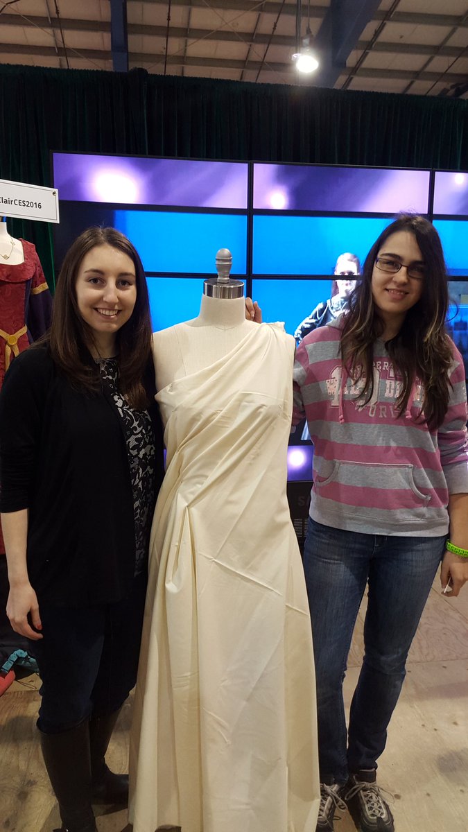 trottierdesigns's tweet photo. Teaching some draping #StClairCES2016 #SkillsCompétences https://t.co/QPlEJLWcLf