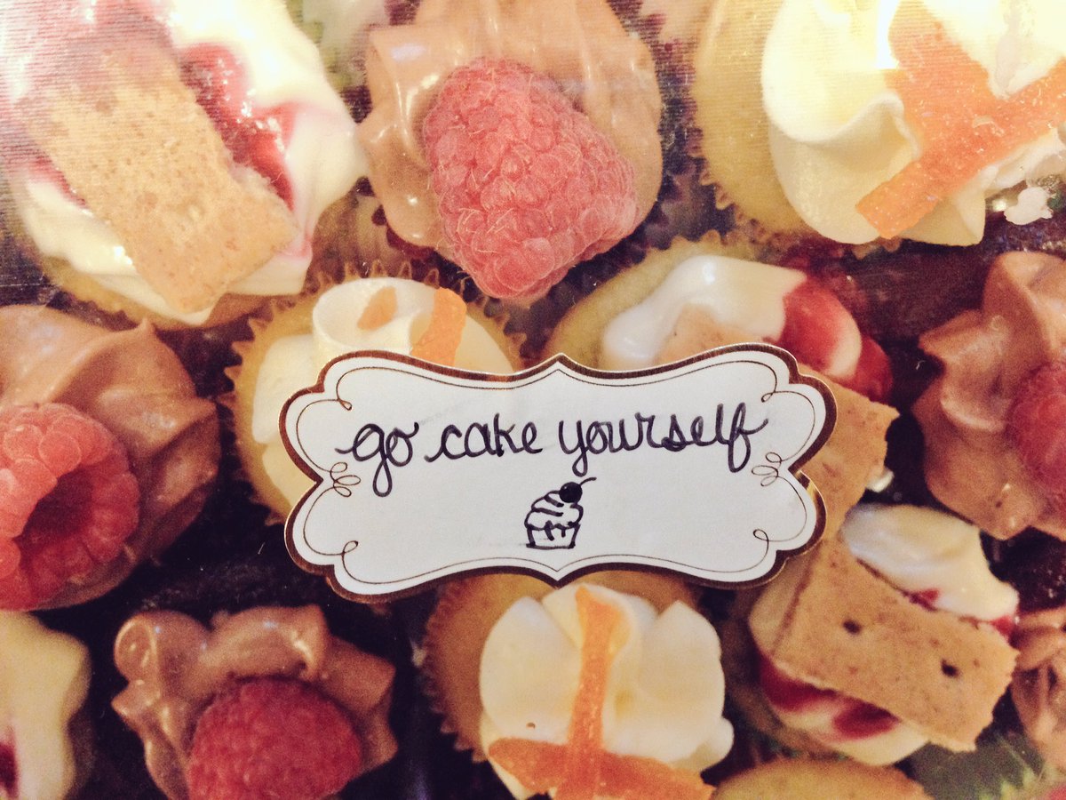 CakeYourselfDC's tweet photo. Mini cupcakes 😍 https://t.co/Od4396GyI0