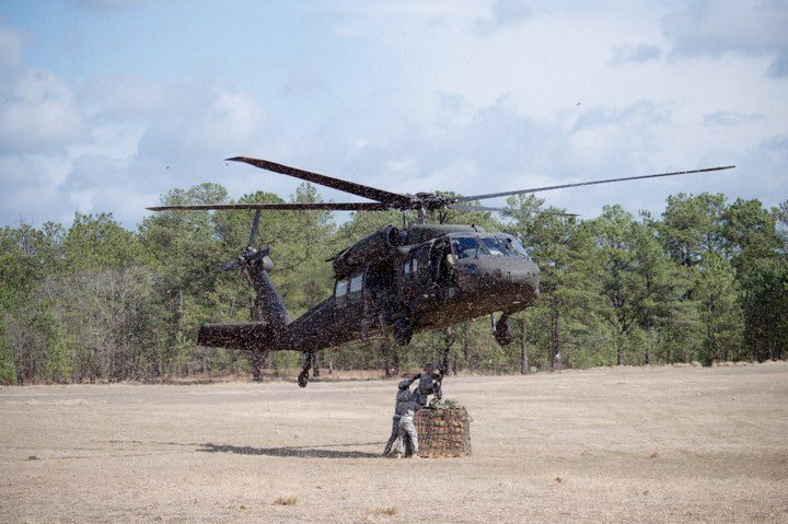 ReserveAviation's tweet photo. Need a little #MotivationMonday? This photo should do the trick! #USArmyReserve https://t.co/Gkyodo2mnb